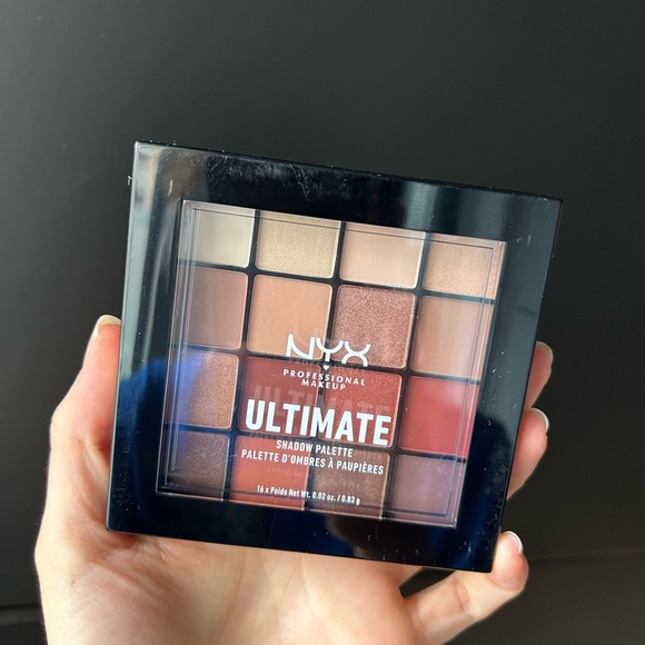 NYX Ultimate Shadow Palette - Picture 2 of 8